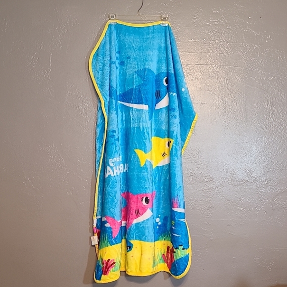 Baby Shark Colorful Print Soft & Fuzzy Blanket EUC 48" X 36" - Picture 2 of 8